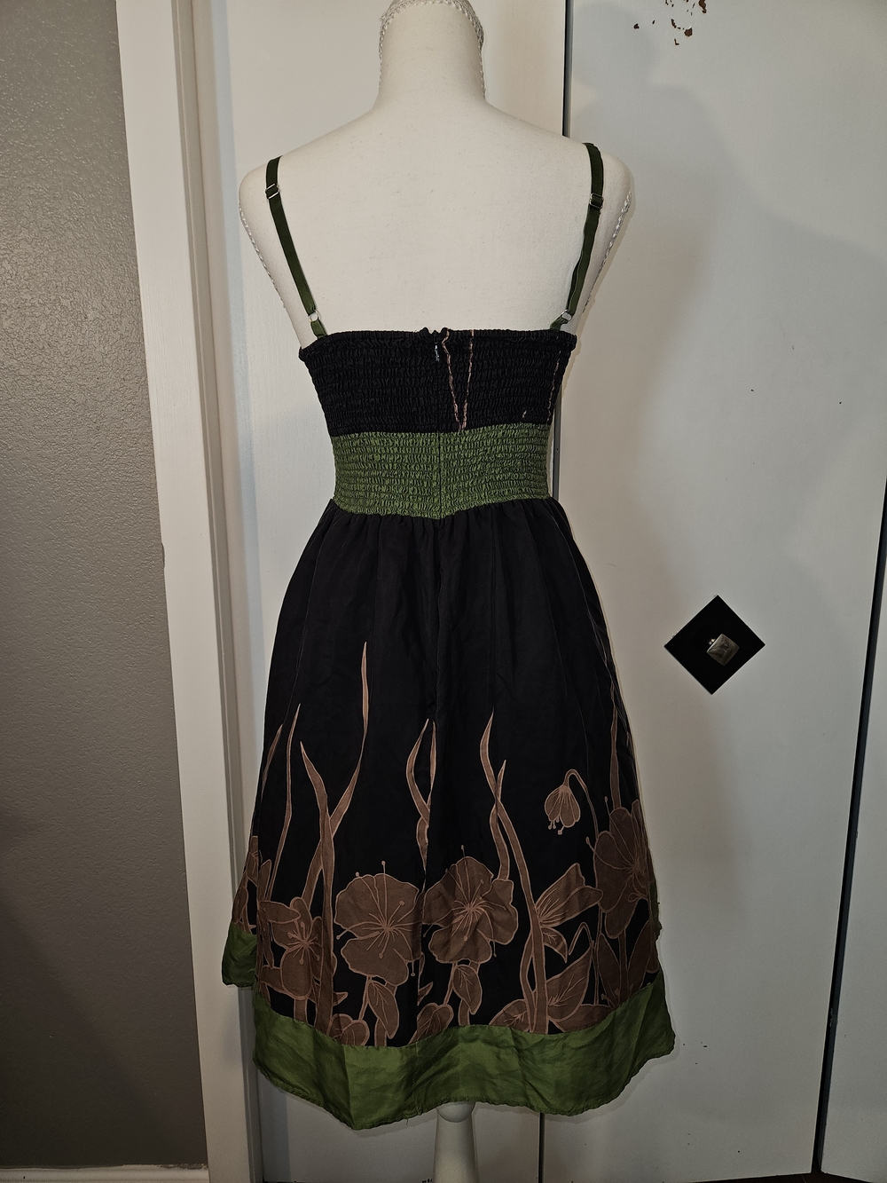 Silk 100% Silk Green and Black Floral Fit-and-Flare Sundress - Picture 7 of 15